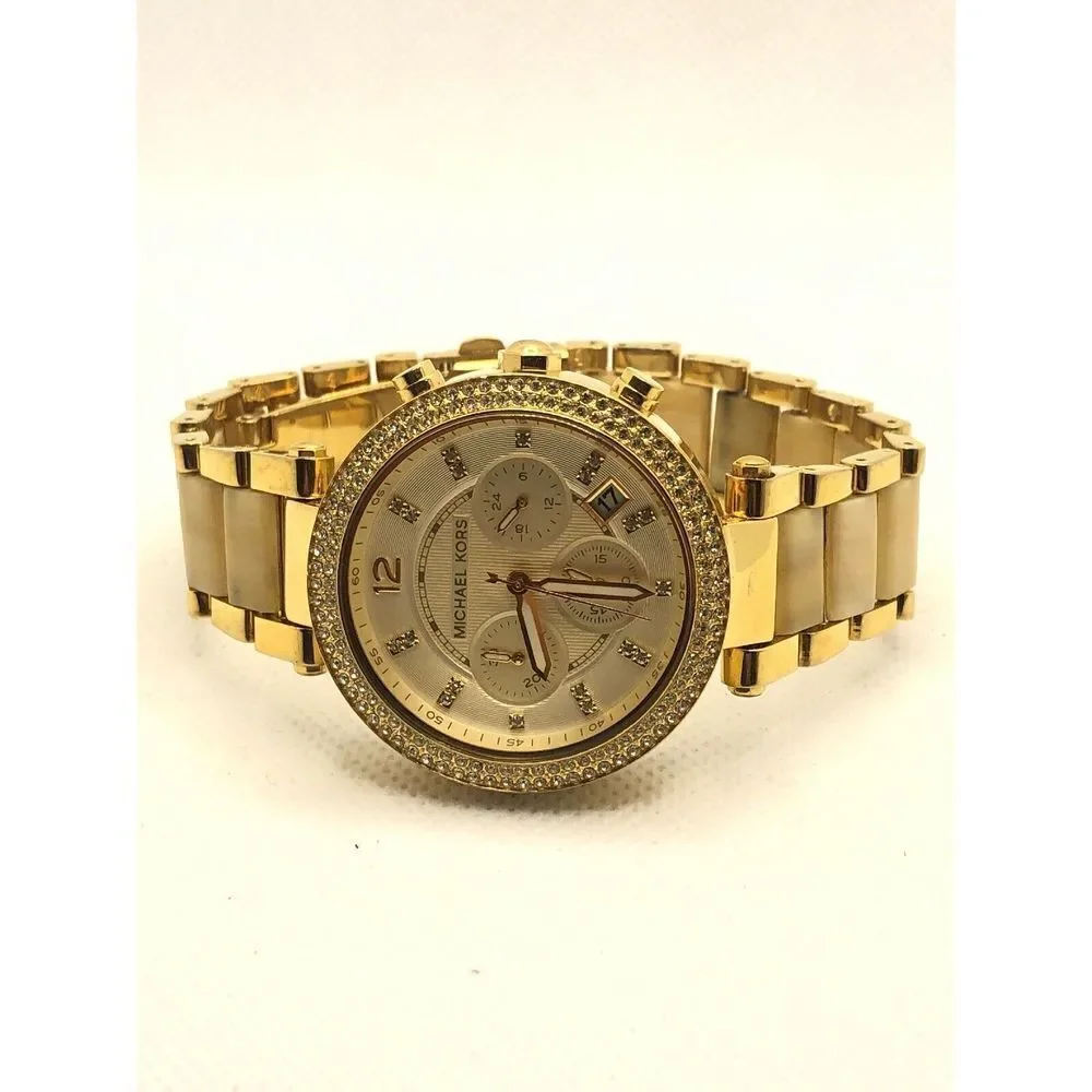 Michael Kors MK5632 Women's Stainless Steel Analog Champange Dial Watch LP119
